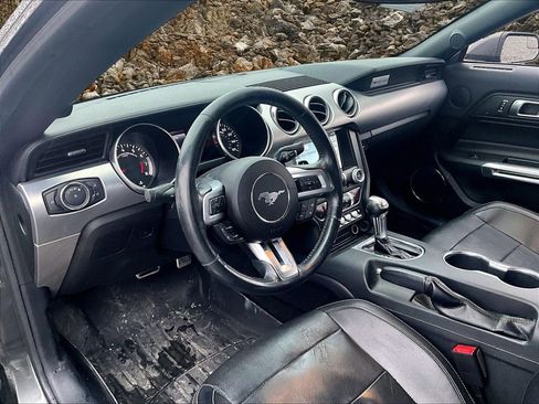 Used 2018 Ford Mustang Premium image 11