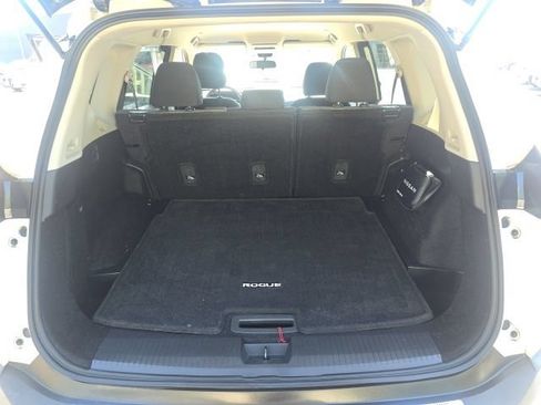 Used 2022 Nissan Rogue SV FWD image 13