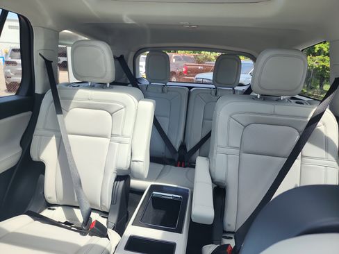 New 2026 Lincoln Aviator Reserve AWD/4WD image 16
