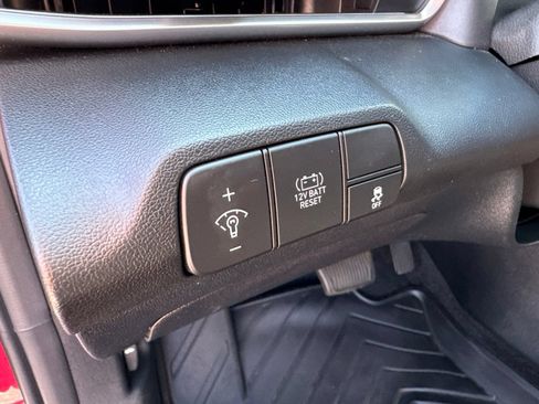 Used 2024 Hyundai Elantra Blue FWD image 17