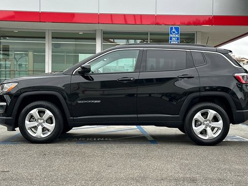 Used 2020 Jeep Compass Latitude w/ Cold Weather Group AWD/4WD image 7