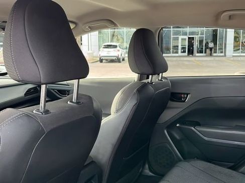 Used 2024 Subaru Crosstrek 2.0i Premium w/ Popular Package #4 image 18