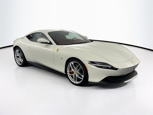 Used 2023 Ferrari Roma image 3