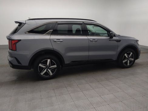 Used 2022 Kia Sorento EX w/ Panoramic Sunroof Package image 10