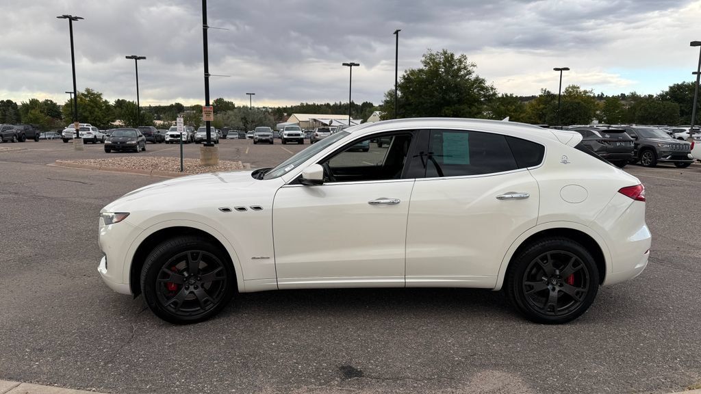 Used 2019 Maserati Levante GranLusso AWD/4WD image 5