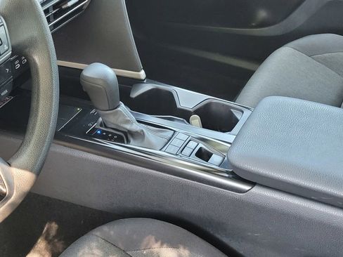 Used 2025 Toyota Camry LE image 19