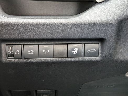 Used 2021 Toyota RAV4 XLE Premium image 25