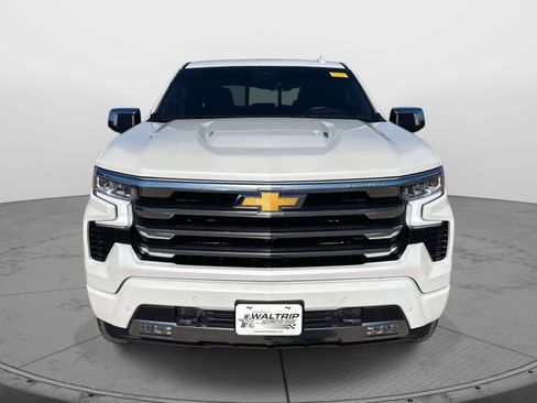 Used 2023 Chevrolet Silverado 1500 High Country w/ Technology Package image 2