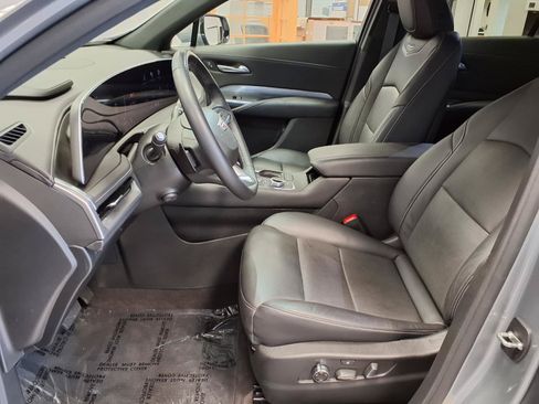 Used 2024 Cadillac XT4 Premium Luxury w/ Technology Package FWD image 20