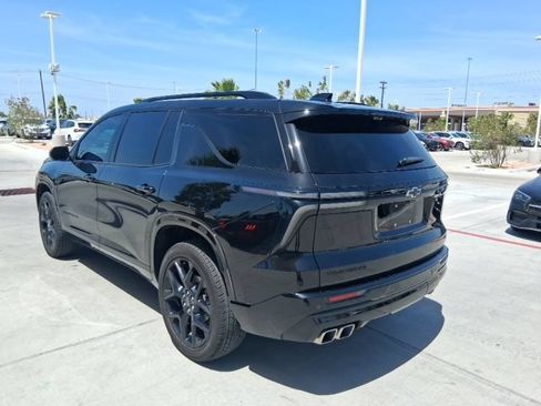 Used 2025 Chevrolet Traverse RS w/ LPO, Floor Liner Package FWD image 4