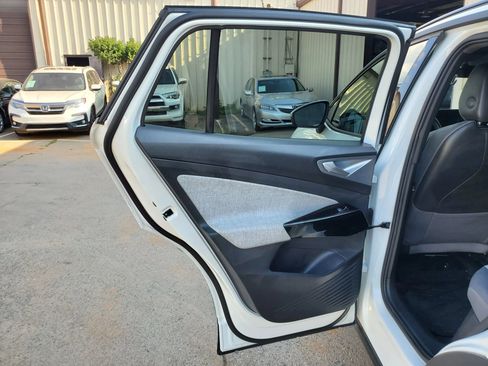 Used 2023 Volkswagen ID.4 Pro RWD image 24