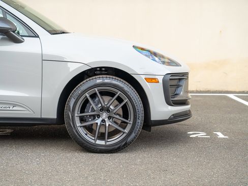 Certified 2026 Porsche Macan Turbo AWD/4WD image 9