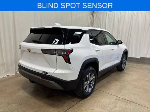 Used 2026 Chevrolet Equinox LT FWD image 4