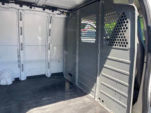 Used 2018 Chevrolet Express 2500 Extended w/ Driver Convenience Package RWD image 27