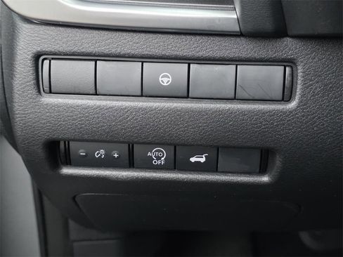 Used 2024 Nissan Rogue SV image 26