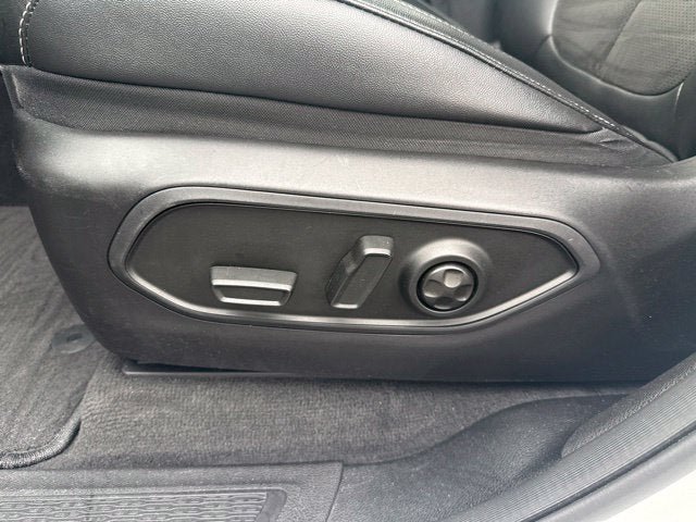 Used 2023 Jeep Grand Cherokee L Laredo AWD/4WD image 26