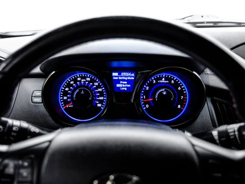 Used 2016 Hyundai Genesis Coupe 3.8 image 25