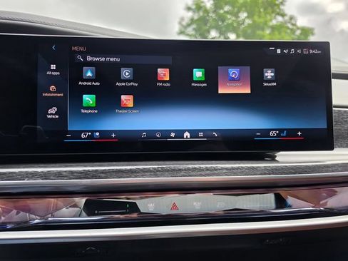 Used 2025 BMW 750e xDrive AWD/4WD image 65
