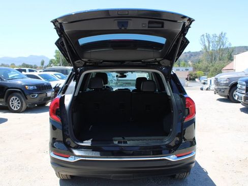 Used 2024 GMC Terrain SLT FWD image 11