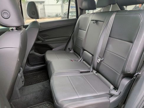 Used 2019 Volkswagen Tiguan SE image 31