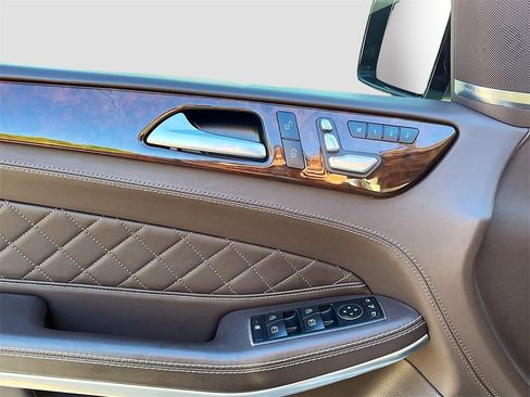 Used 2019 Mercedes-Benz GLS 550 4MATIC image 16