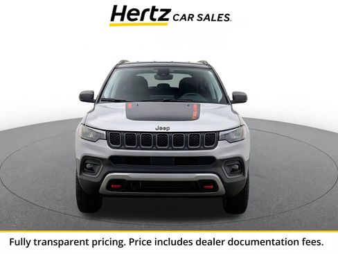 Used 2025 Jeep Compass Trailhawk AWD/4WD image 1
