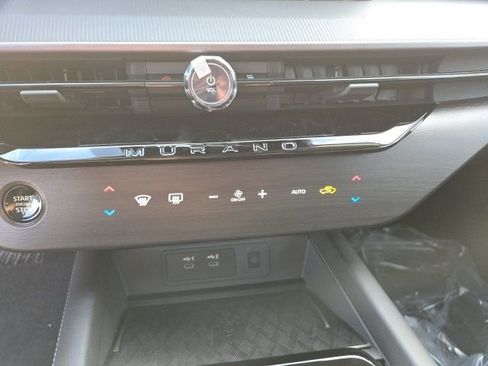 Certified 2025 Nissan Murano SV image 18