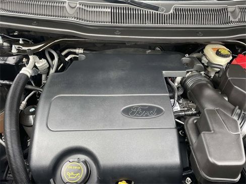 Certified 2017 Ford Explorer XLT w/ Equipment Group 202A image 37