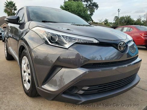 Used 2019 Toyota C-HR LE image 8