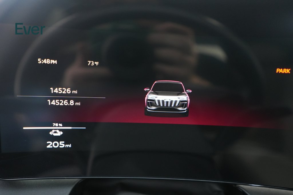Used 2025 Audi Q6 e-tron Premium Plus AWD/4WD image 7