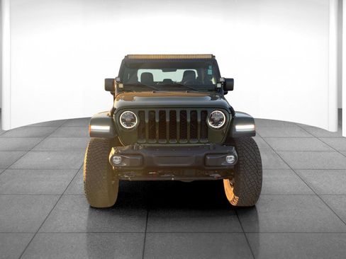 Used 2023 Jeep Gladiator Sport image 2