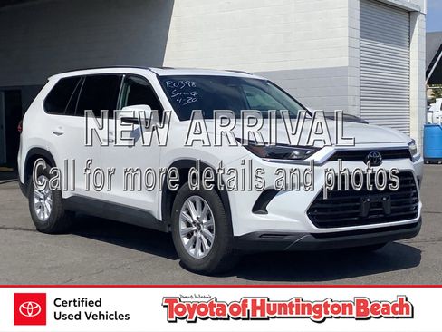 Used 2025 Toyota Grand Highlander AWD image 1