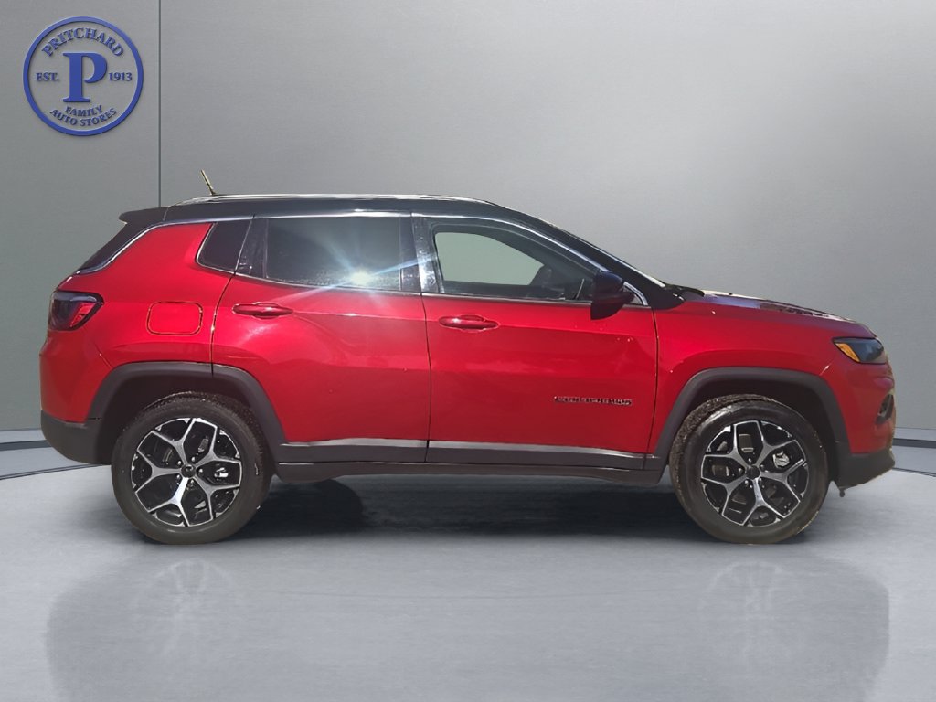 Used 2025 Jeep Compass Limited AWD/4WD image 8