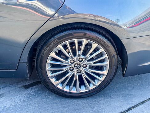 Used 2019 Toyota Avalon Limited w/ Advanced Safety Package FWD image 12