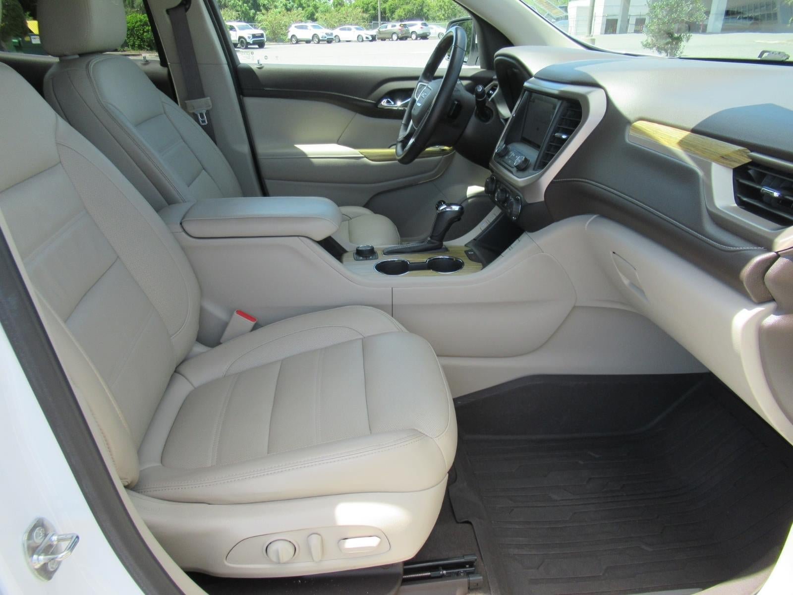 Used 2019 GMC Acadia Denali w/ Technology Package FWD image 10