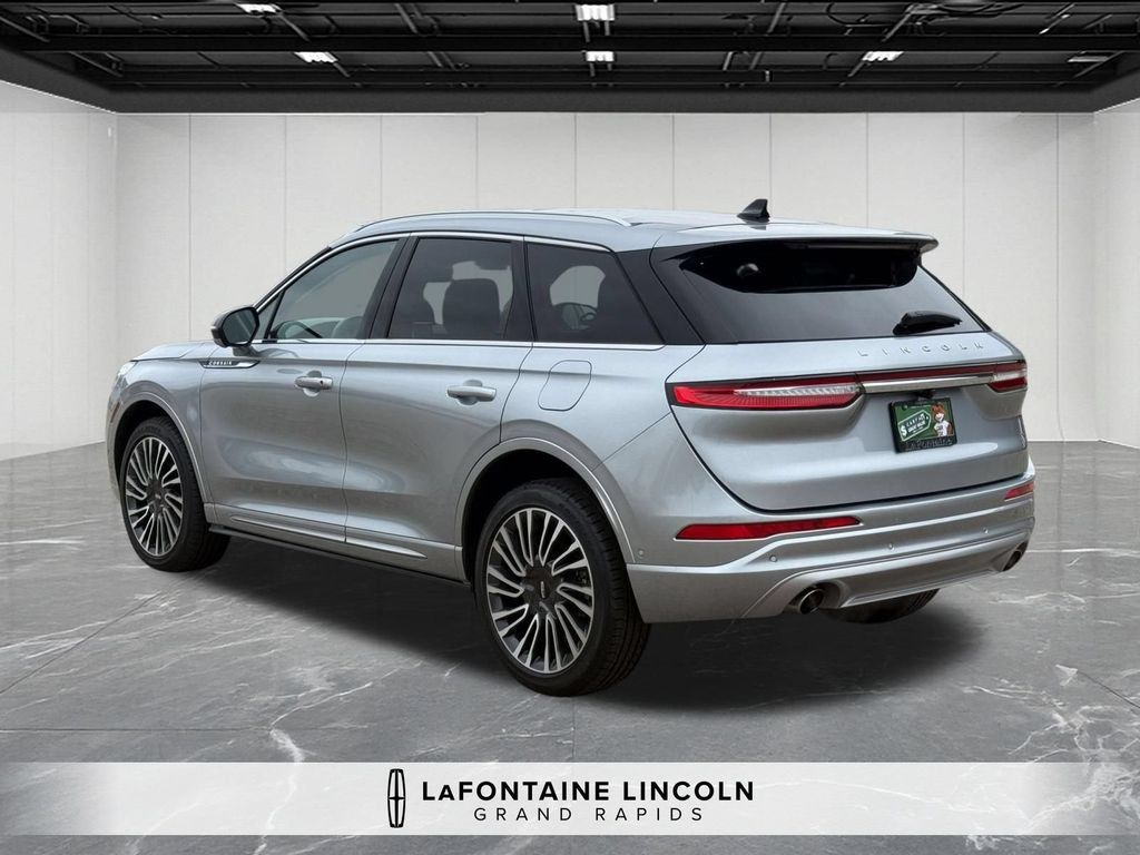 Certified 2022 Lincoln Corsair Reserve w/ Equipment Group 201A AWD/4WD image 3