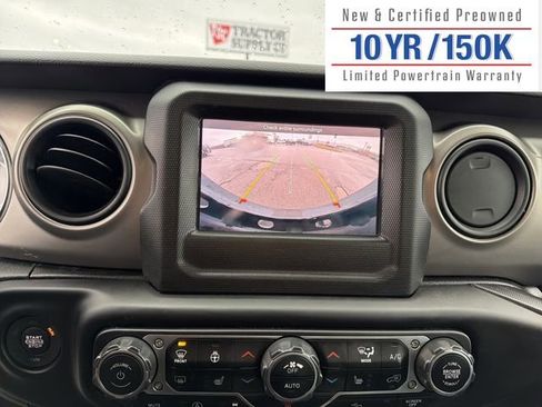 Used 2021 Jeep Wrangler Unlimited Freedom Edition image 25