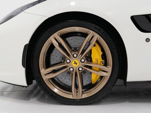 Used 2017 Ferrari GTC4Lusso image 38