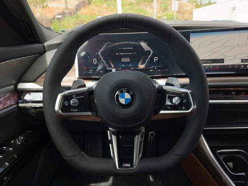 New 2026 BMW 760i xDrive w/ Luxury Rear Seating Package AWD/4WD image 15