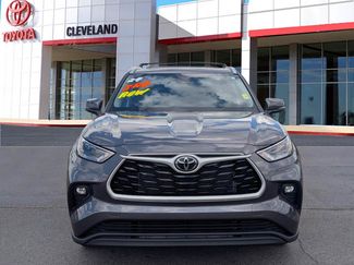 Used 2024 Toyota Highlander XLE AWD/4WD video 3