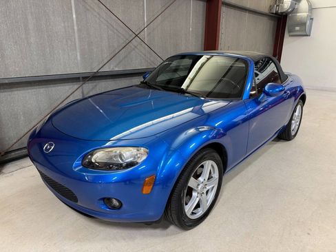 Used 2006 MAZDA MX-5 Miata Touring RWD image 15