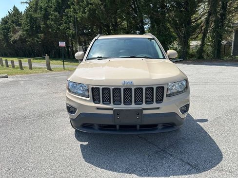 Used 2016 Jeep Compass High Altitude image 2