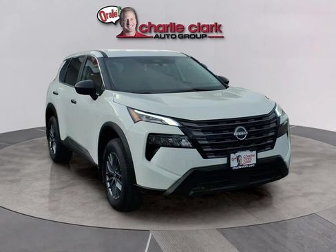 Used 2026 Nissan Rogue S FWD image 8