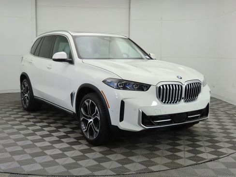 New 2026 BMW X5 sDrive40i w/ Premium Package image 3