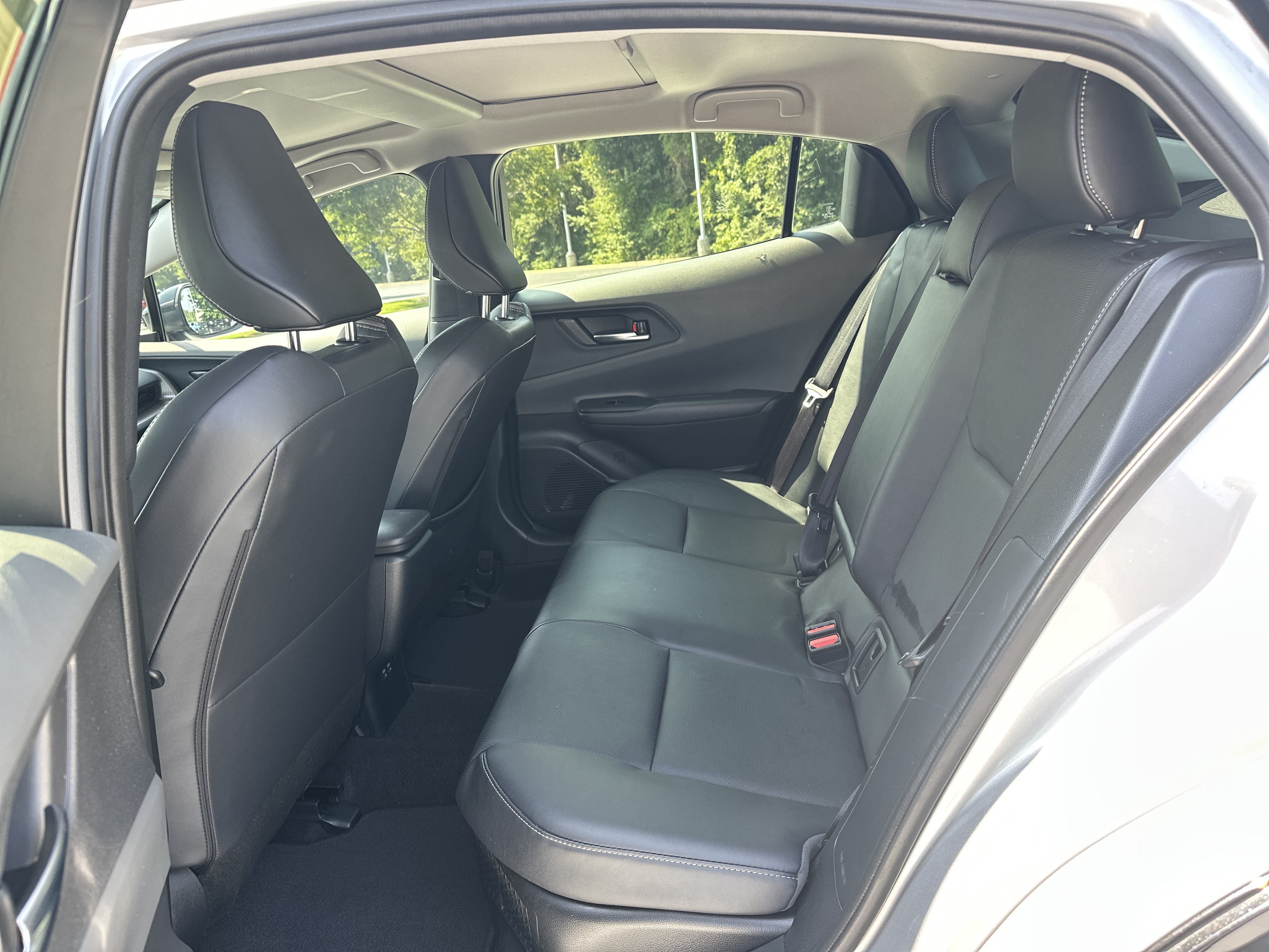 Used 2024 Toyota Prius Limited FWD image 31