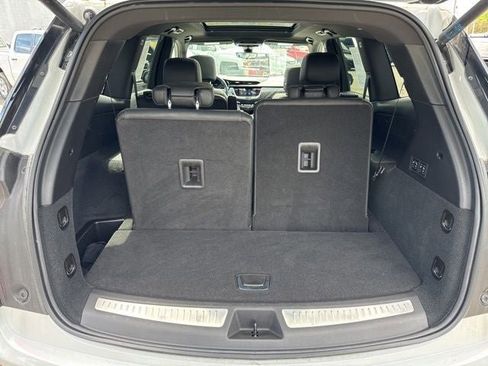 Used 2024 Cadillac XT6 Premium Luxury w/ Technology Package FWD image 19