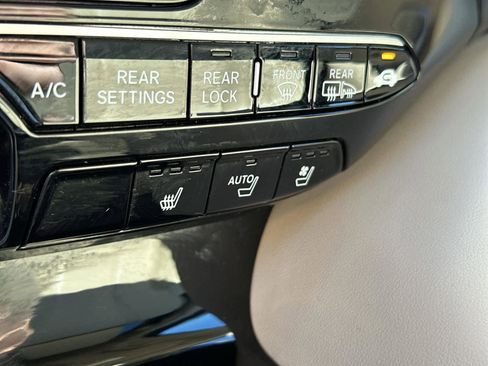 Used 2023 Acura MDX SH-AWD w/ Advance Package image 26