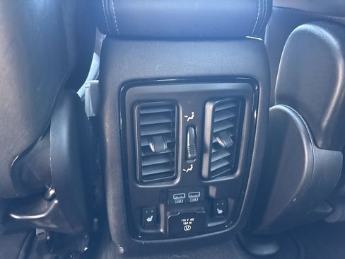 Used 2022 Dodge Durango GT image 17