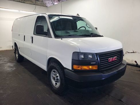 Used 2020 GMC Savana 2500 w/ Driver Convenience Package RWD image 3