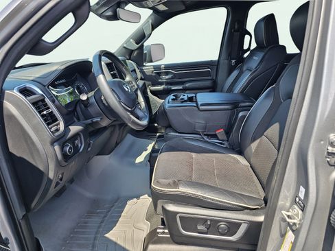 Used 2024 RAM 1500 Laramie AWD/4WD image 18